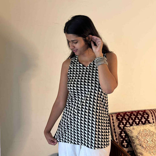 Black White Print Cut Sleeves Pure Cotton Short Kurti For Women