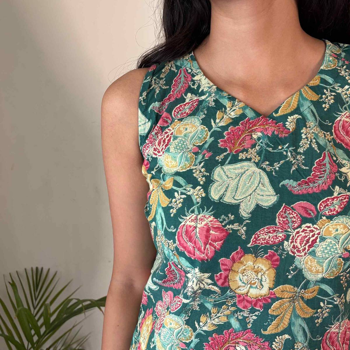 Green Floral Print Cut Sleeves Pure Cotton Short Kurti For Women