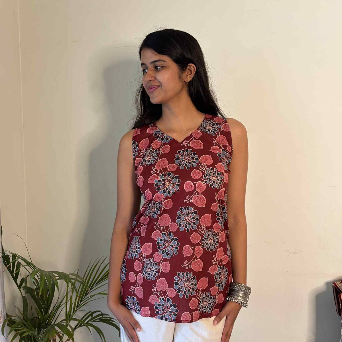 Maroon Jaipuri Print Cut Sleeves Pure Cotton Short Kurti For Women