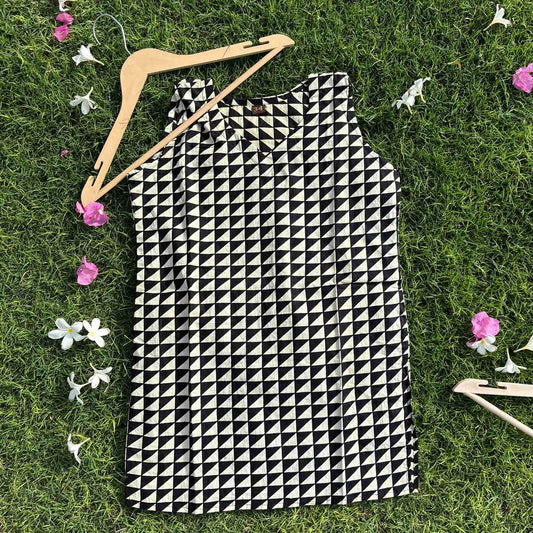 Black White Print Cut Sleeves Pure Cotton Short Kurti For Women