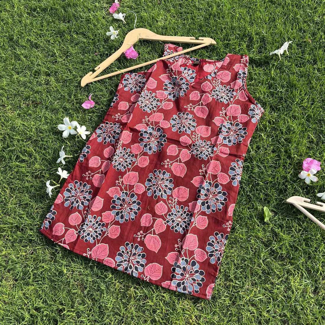 Maroon Jaipuri Print Cut Sleeves Pure Cotton Short Kurti For Women