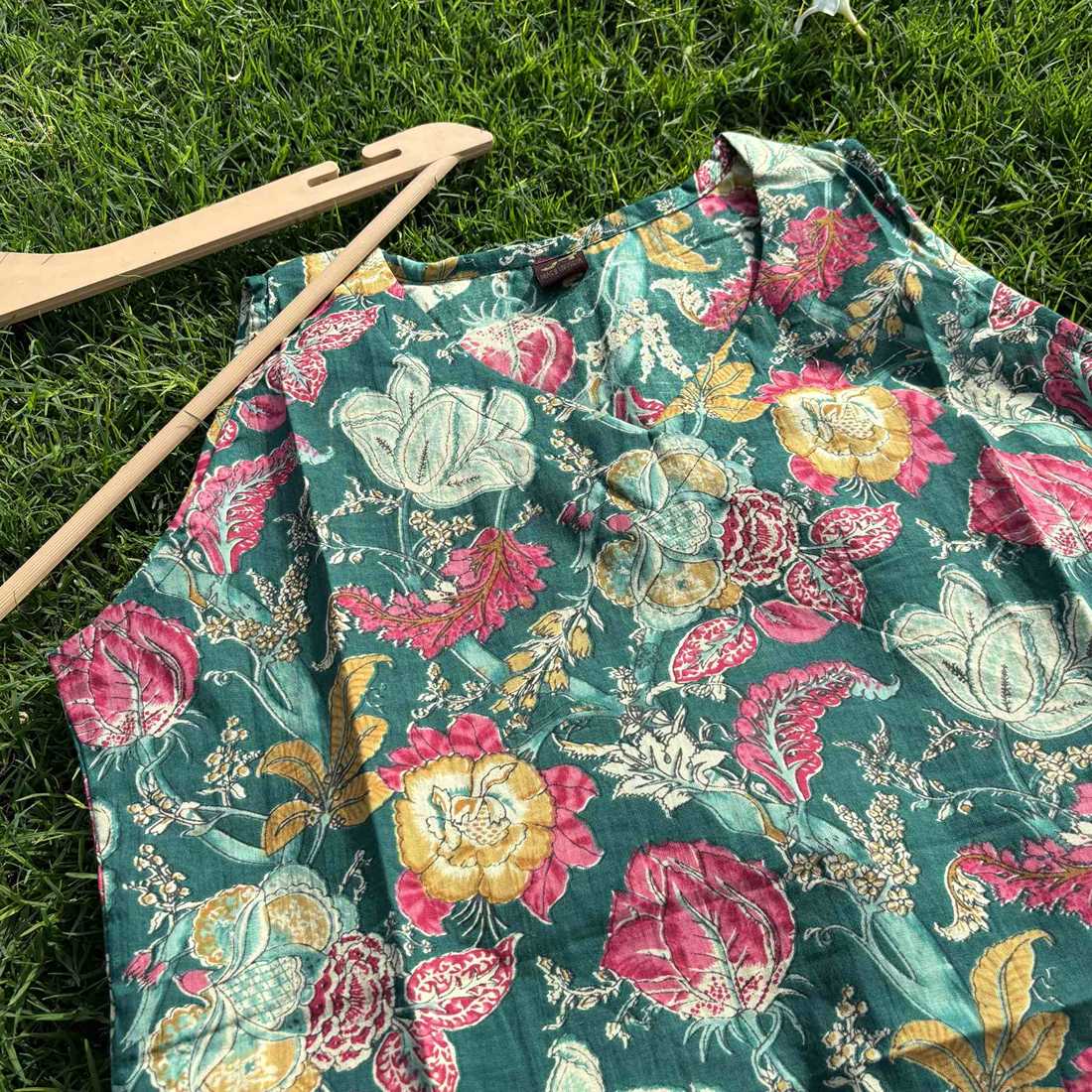 Green Floral Print Cut Sleeves Pure Cotton Short Kurti For Women