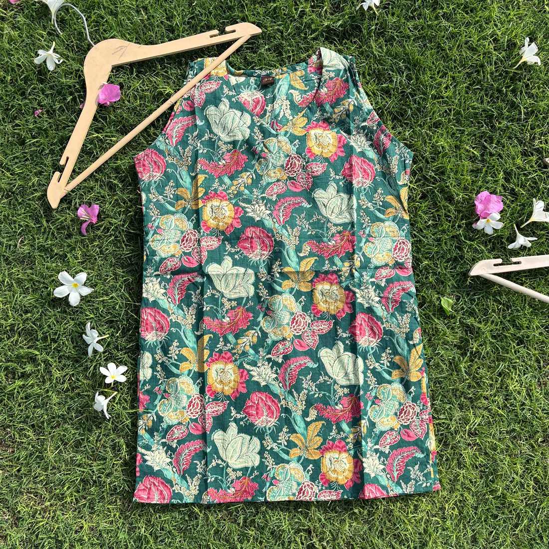 Green Floral Print Cut Sleeves Pure Cotton Short Kurti For Women