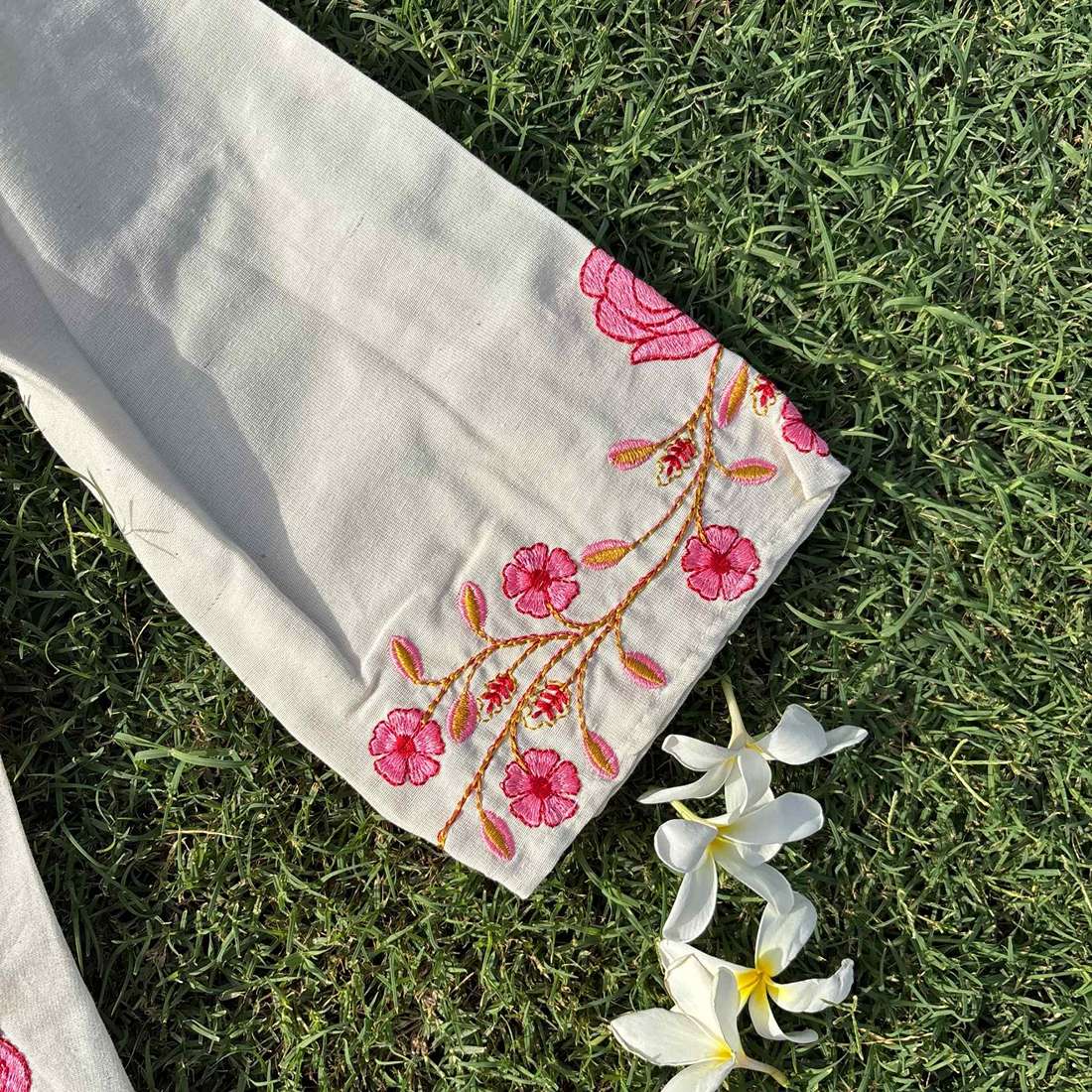 White Color Co-Ord Set With Floral Pink Embroidery On Kurti & Pant For Women
