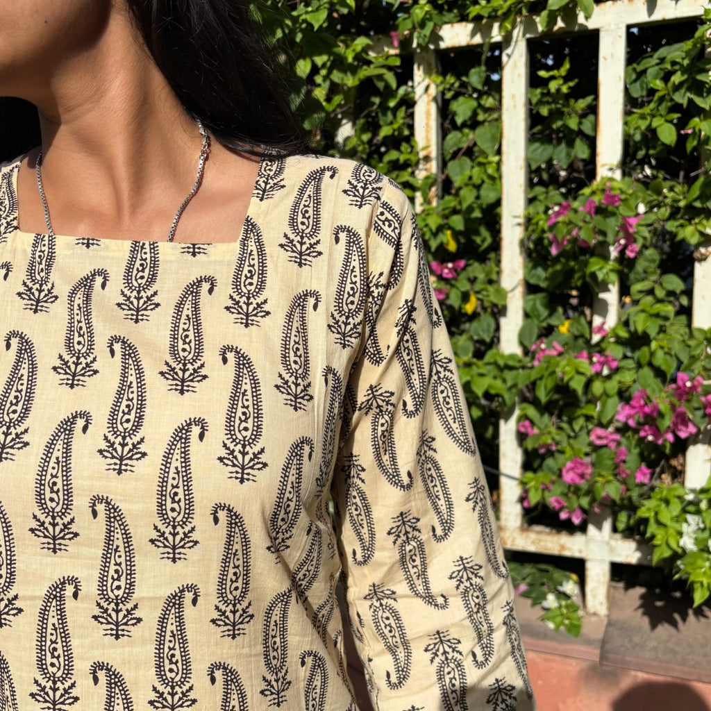 Pure Cotton Full Sleeves Jaipuri Print White Short Kurti With Back Zig Zag Dori For Women