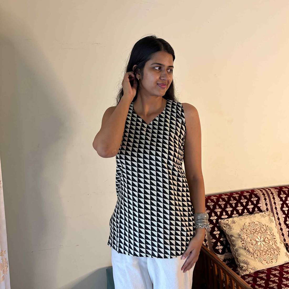 Black White Print Cut Sleeves Pure Cotton Short Kurti For Women