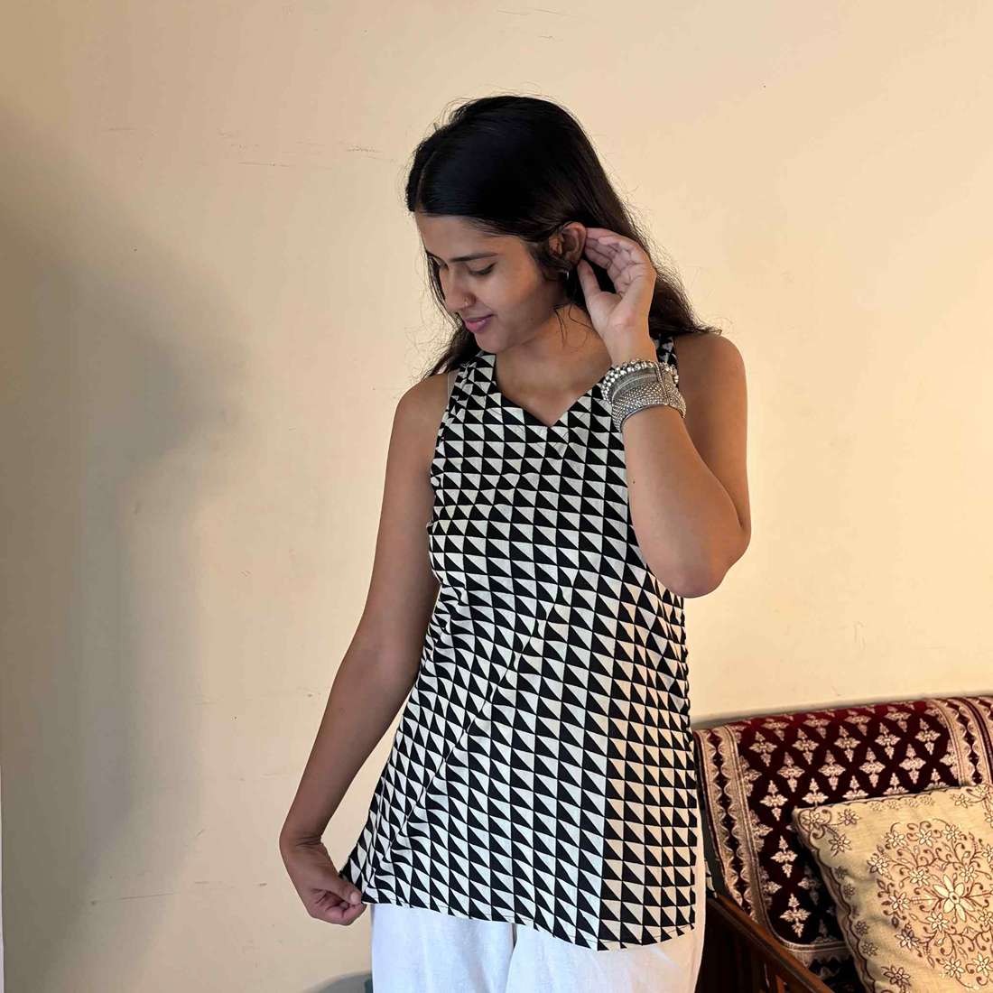 Black White Print Cut Sleeves Pure Cotton Short Kurti For Women