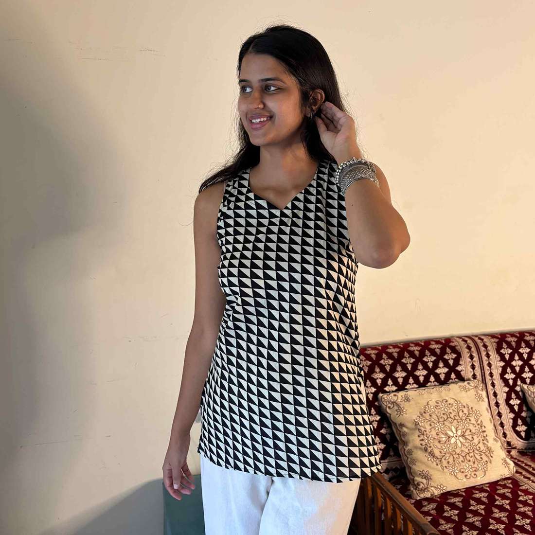 Black White Print Cut Sleeves Pure Cotton Short Kurti For Women