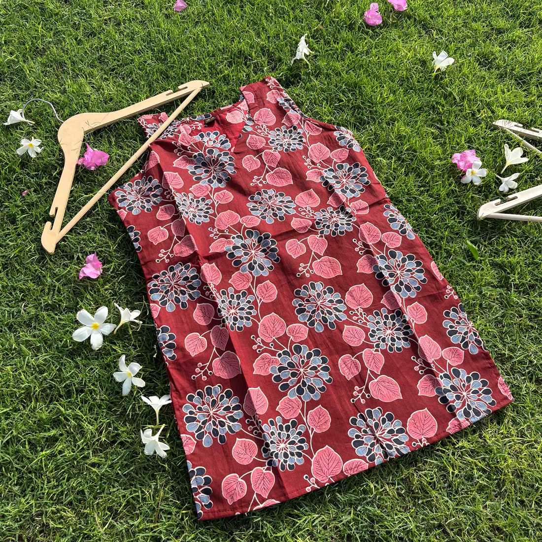 Maroon Jaipuri Print Cut Sleeves Pure Cotton Short Kurti For Women